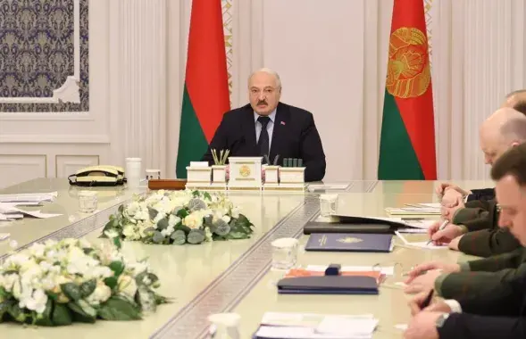 Нарада Лукашэнкі з сілавікамі / president.gov.by
