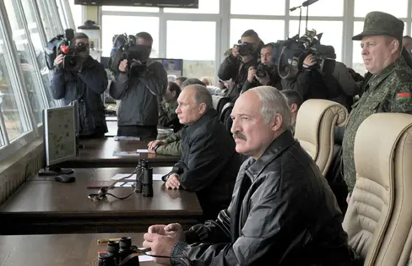 Владимир Путин и Александр Лукашенко на учениях &quot;Запад 2017&quot;. Фото: president.gov.by
