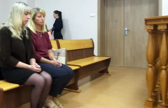 Фото: Еврорадио, учителя Ольга Завадская и Ирина Апанасевич в суде