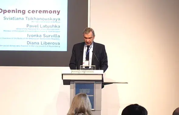 Павел Латушко выступает на конференции в Нюрнберге / кадр из видеотрансляции​