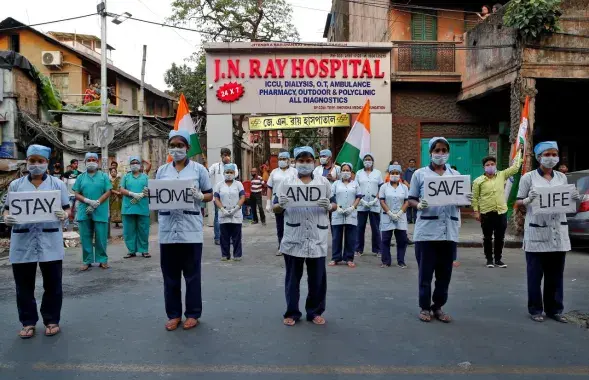 Medical workers in India / Reuters