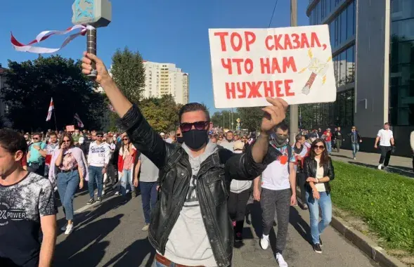 "Оконная революция": как минчане поддерживали Марш справедливости из окон (фото)