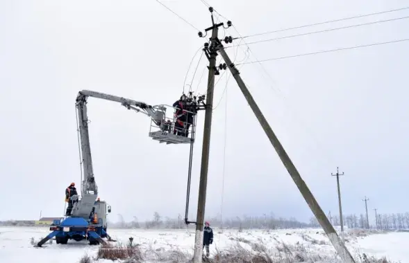 Віцебскія электрыкі аднаўляюць электразабеспячэнне / фота: &quot;Белэнерга&quot;​