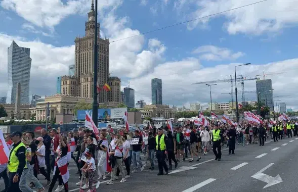 Уличная акция белорусов в Варшаве / Из&nbsp;архива Еврорадио