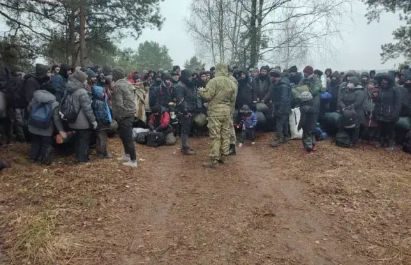 Бежанцы рыхтуюцца да пераходу ў лагістычны цэнтр / Белмытнясэрвіс​