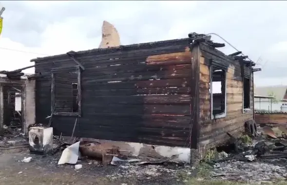 Пожар в деревне Чухово / кадр из видео Следственного комитета
