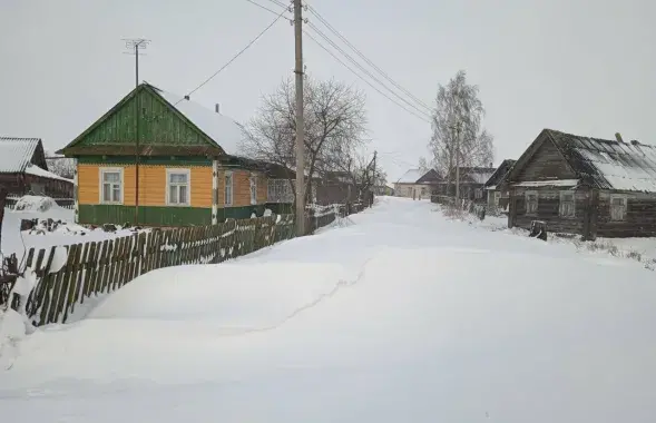 Беларускую вёску занесла снегам / Еўрарадыё