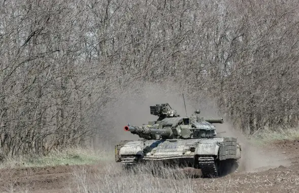Ўкраінскі танк на Данбасе / Reuters