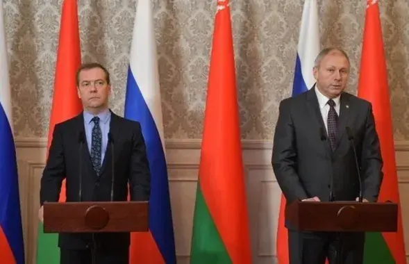 Dmitry Medvedev (left) and Syarhei&nbsp;Rumas (right) / Russian Government website