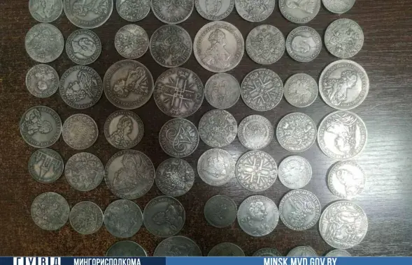 Бутафорские монеты из найденного &quot;клада&quot;​ / t.me/police_minsk