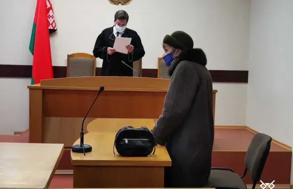 Судья Александр Руденко зачитывает приговор / @belsat​