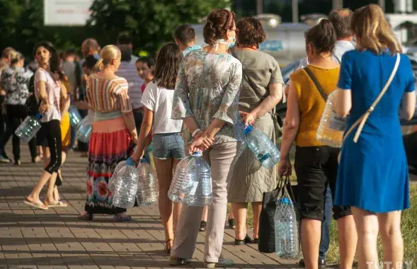 Очередь за водой в Минске в июне 2020-го / TUT.by