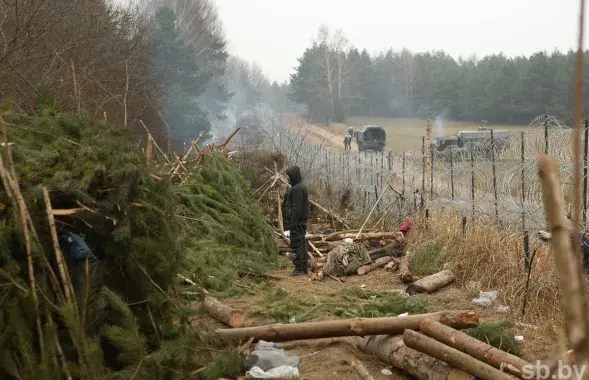 Мигранты на белорусской границе / sb.by​