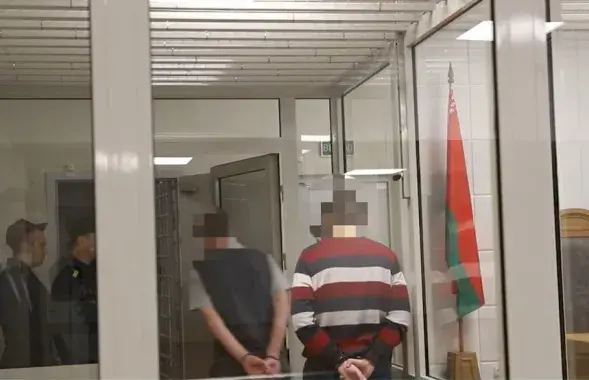 Осужденные в суде / Скриншот из видео