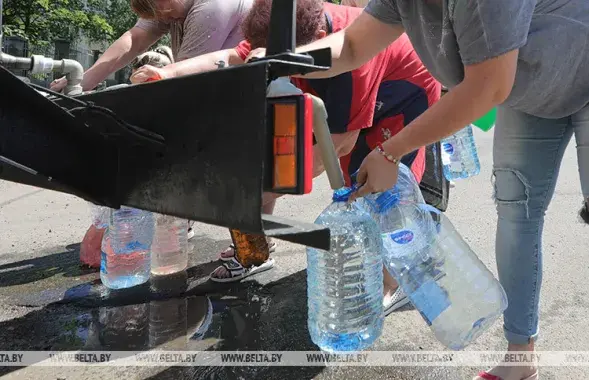 Минчанам пригнали цистерны с питьевой водой / БЕЛТА​