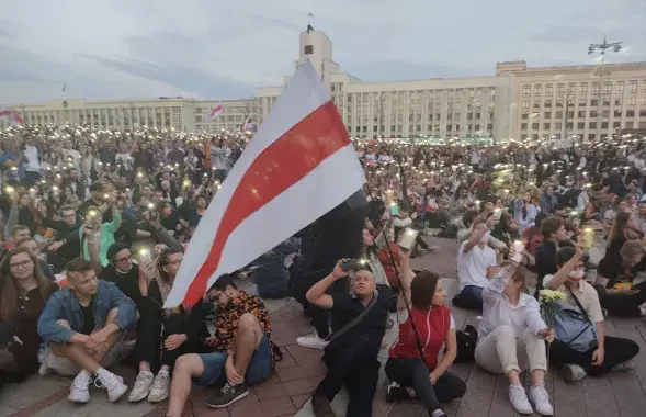 Бело-красно-белые флаги на протестах августа 2020-го / Из архива Еврорадио​