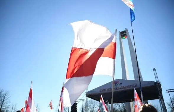 Лозунг "Жыве Беларусь" теперь считается нацистской символикой / Еврорадио
