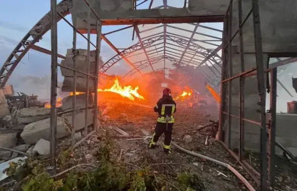 Спасатели в Одесской области борются с последствиями атаки российских беспилотников &nbsp;/ @operativnoZSU