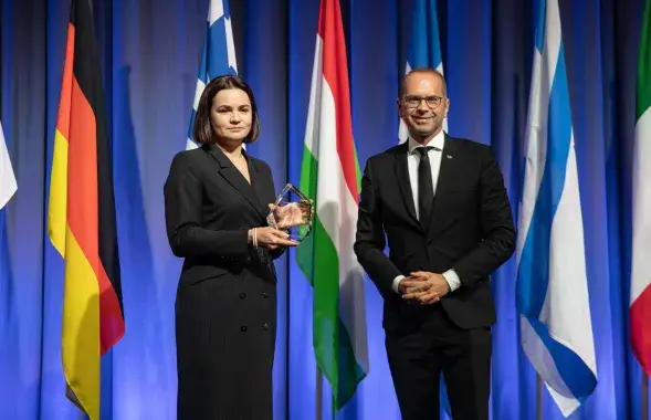 Светлана Тихановская получила премию ПА НАТО