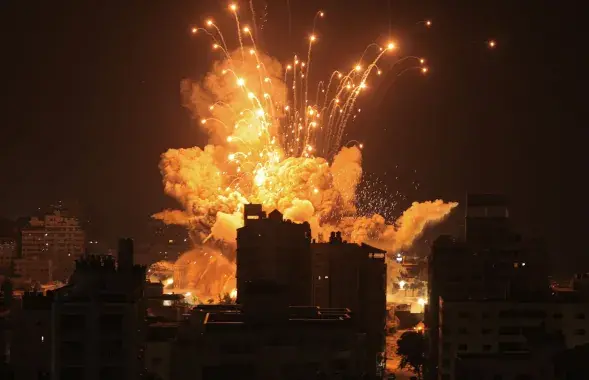 Израиль наносит ответный удар по сектору Газа