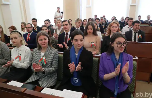 Белоруски на встрече с чиновниками