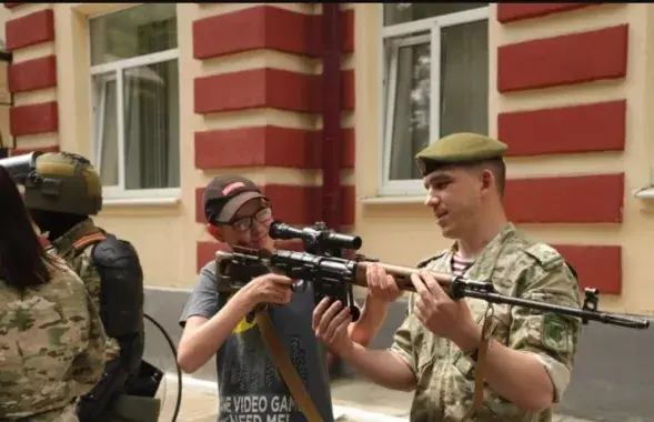 Украинские дети в бригаде спецнага внутренних войск (в/ч 3214)