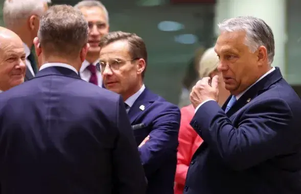 Канцлер Германии Олаф Шольц, премьер-министр Швеции Ульф Кристерссон и премьер Венгрии Виктор Орбан на саммите ЕС летом 2023 года
