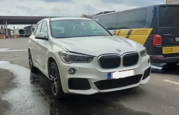 BMW X1 остается в Литве
