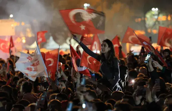 Послевыборный митинг в Стамбуле&nbsp;

