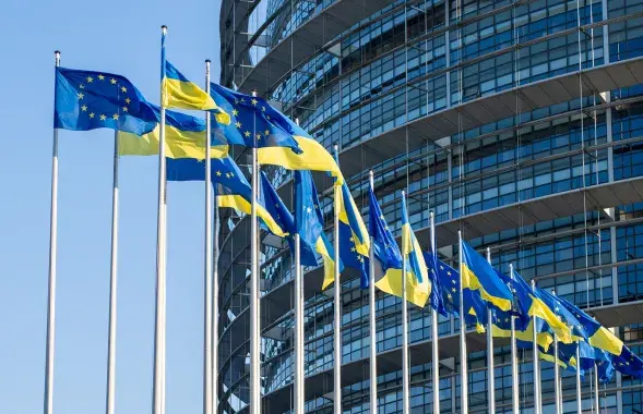 Евросоюз перечислит на поддержку Украины замороженные российские деньги

