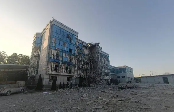 От российской ракетной атаки пострадал офис международной организации в Харькове
