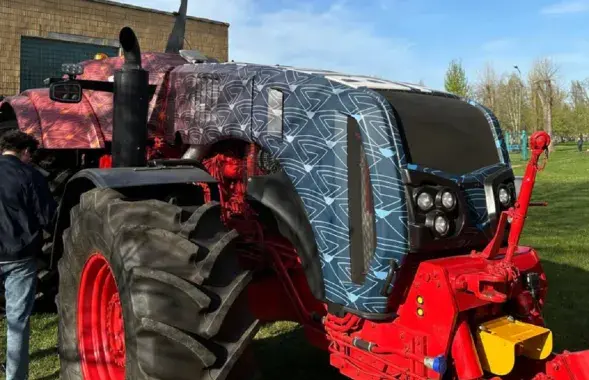 Беспилотный трактор от МТЗ
