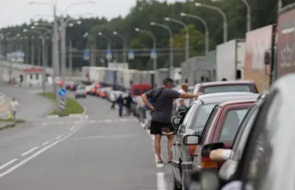 Что должно случиться, чтобы белорусы массово поехали домой?

