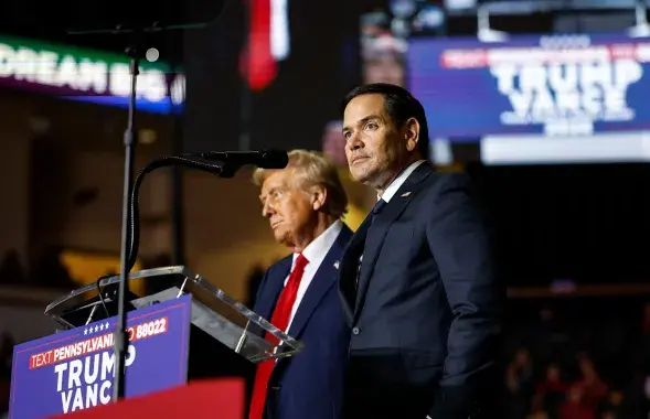 Сенатар Марка Рубіа і Дональд Трамп
