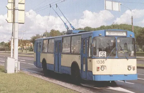 Па праспекце Пераможцаў яшчэ курсіруюць савецкія тралейбусы
