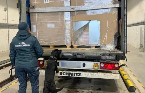 Кантрабанду дапамог знайсці службовы сабака
