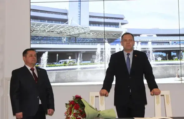 Владимир Череухин (слева) и министр Алексей Ляхнович
