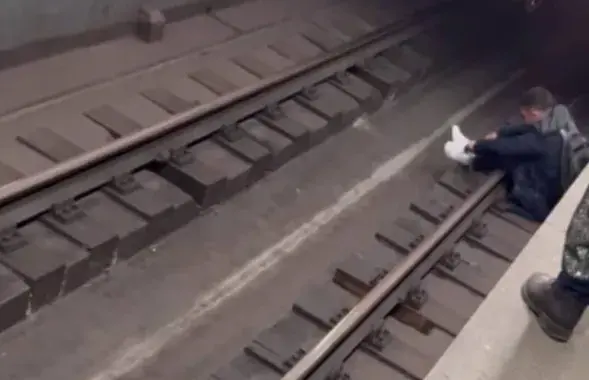 Юноша на рельсах
