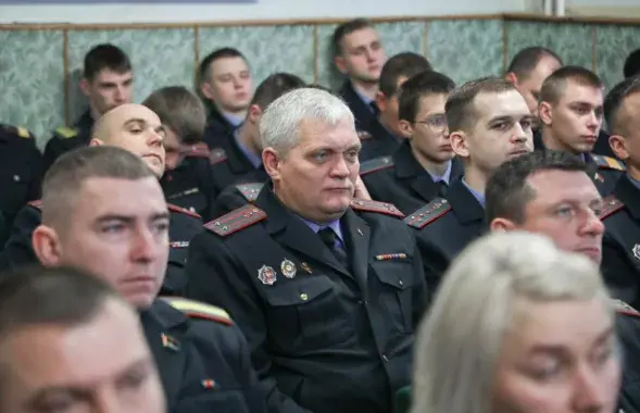 Милиционерам рассказывают о "тревожной ситуации"
