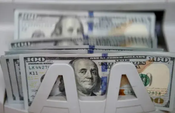 Доллары, иллюстративное фото

