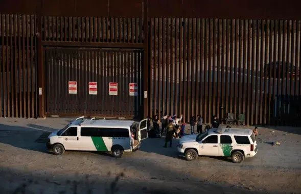 Забор на границе США и Мексики
