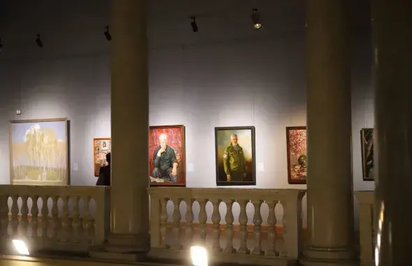 Выстава "Сцяг перамогі" ў нацыянальным мастацкім музеі
