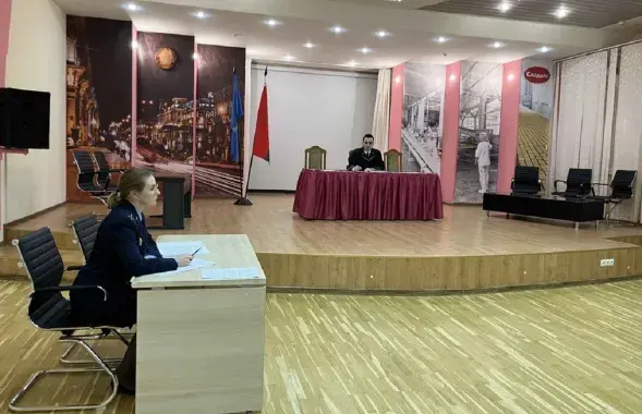 Суд на фабрыцы
