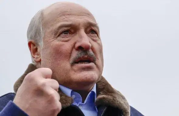 Лукашенко заявил, что Беларусь изготавливает пусковые установки для "Орешника"
