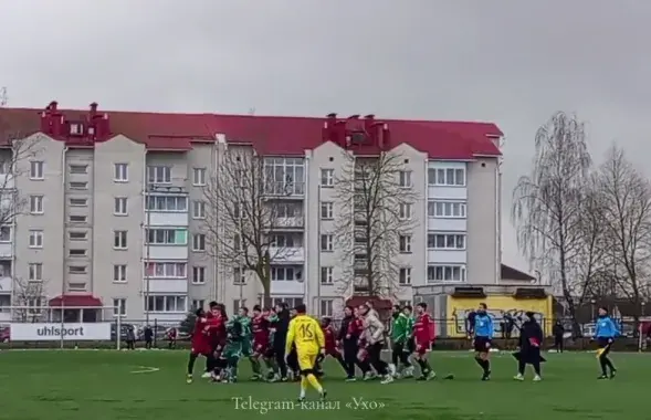 Драка футболистов "Сморгони" и "Молодечно"