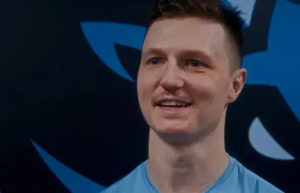 "Мне не повезло, забросил в свои ворота", — говорит хоккеист
