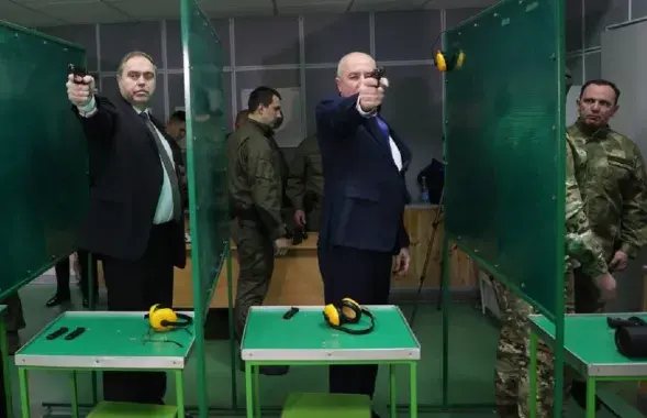 Владимир Караник и Юрий Караев
