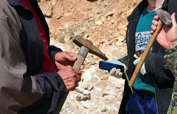 Геологи, иллюстративное фото
