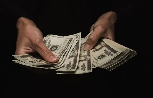 Доллары США