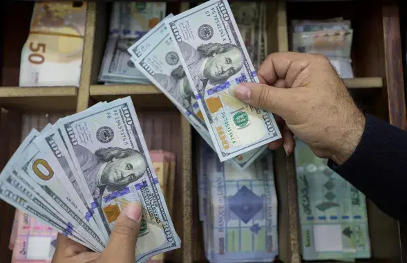 Курс доллара падает
